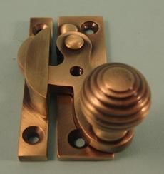 THD113/AB Claw Fastener - Reeded Knob - Non Locking in Antique Brass