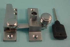 THD184L/SCP Straight Arm Fastener - Locking - Reeded Knob in Satin Chrome 